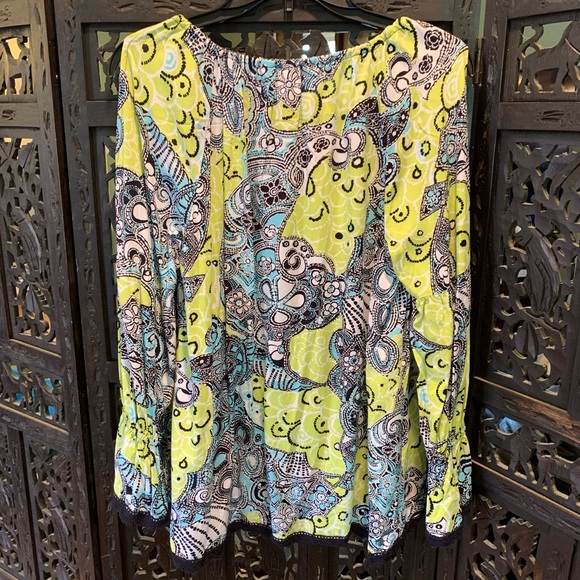 Crown & Ivy Top - Picture 5 of 6